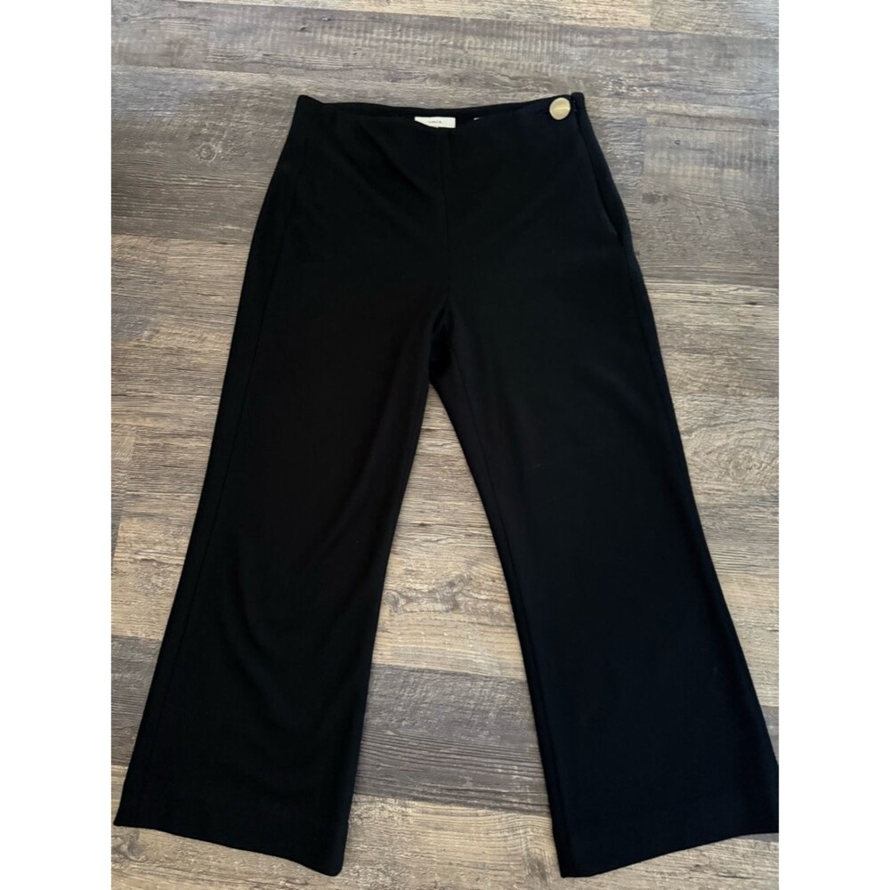 Vince Black wide leg crop with Accent Button size 6 - Old Money- Minimalist